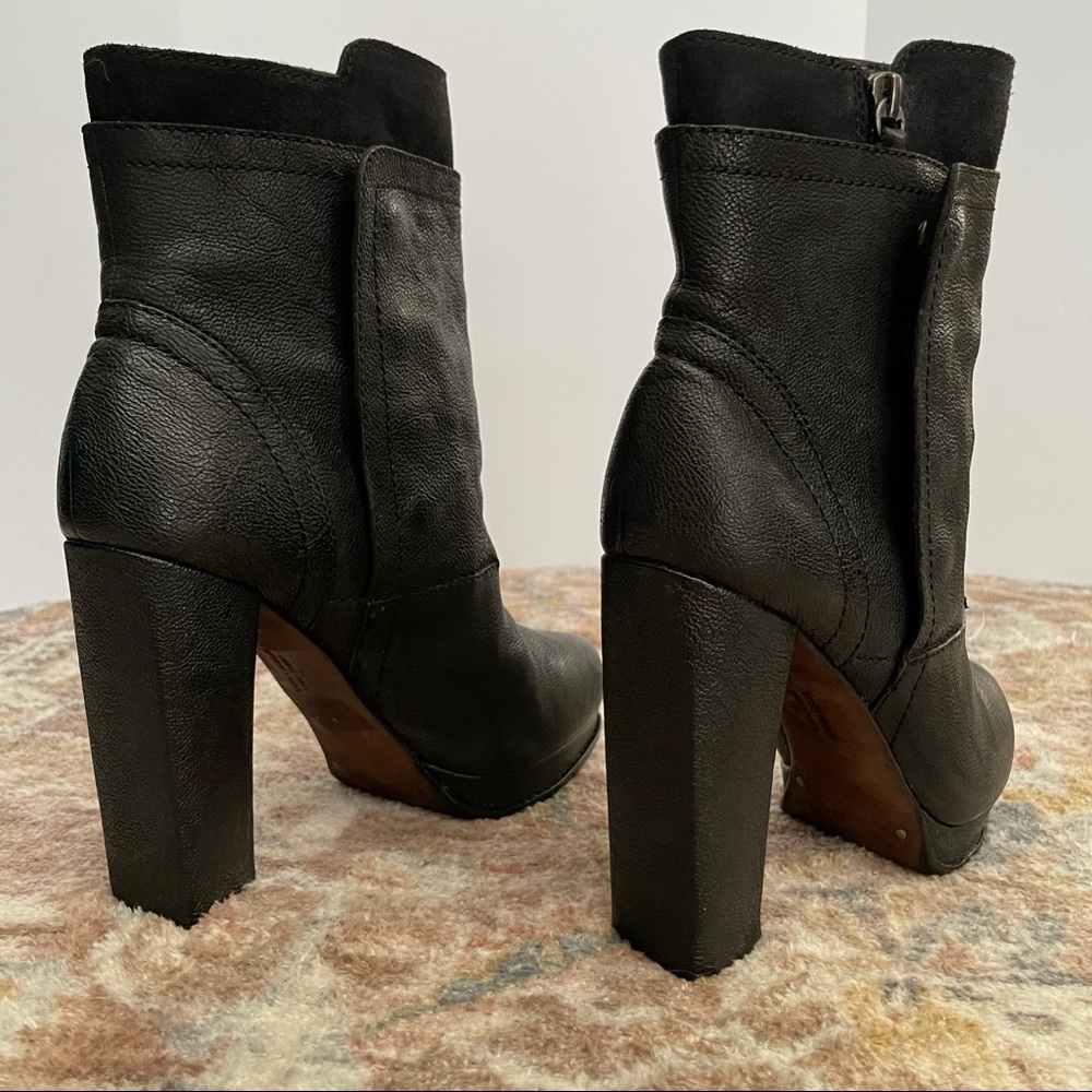 Vera Wang Marilyn Booties Black Leather EUC Size 7 - Picture 6 of 15